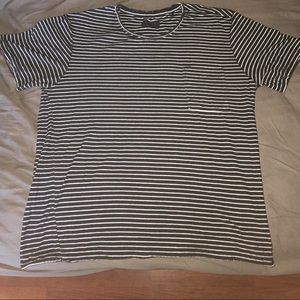 Men’s LARGE krew t-shirt